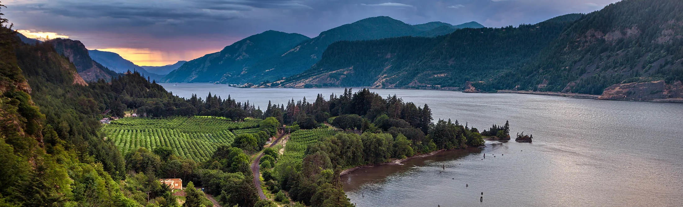 A summertime vista of the Columbia River Gorge shot from Ruthton County Park.
