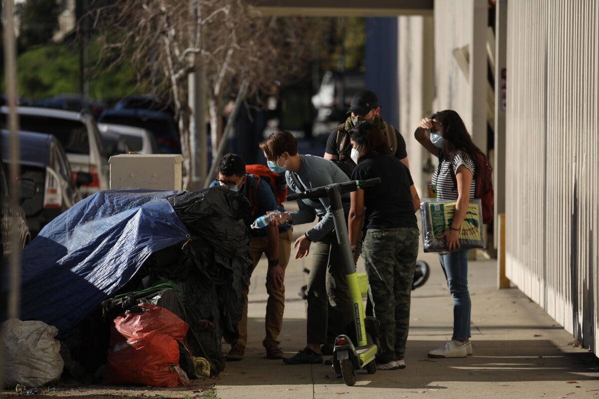 LA Homeless Deaths Climb 56% During Pandemic - Bloomberg