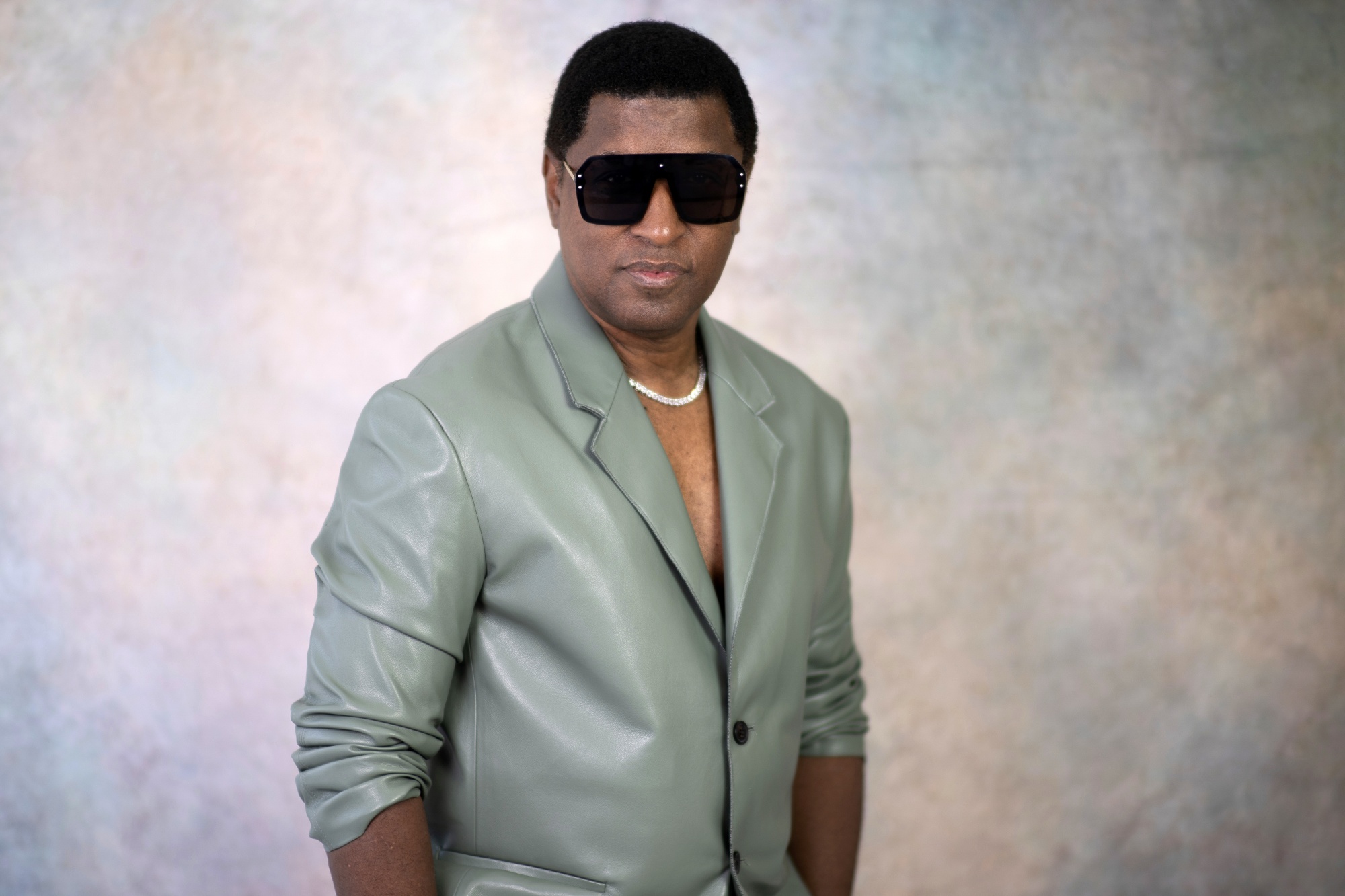 Watch Babyface sing stripped down version of 'America the