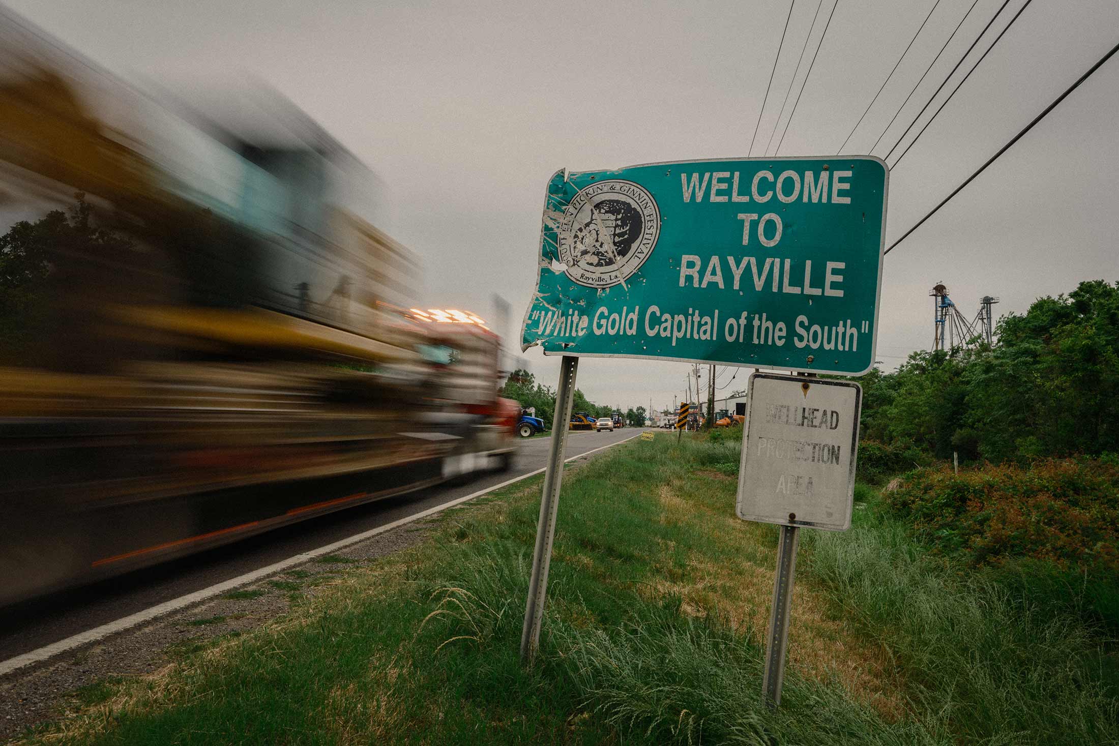 A highway sign at the entrance of Rayville, the parish seat of Richland, refers to the area’s historic cotton industry, reading “Welcome to Rayville. White Gold Capital of the South.”
