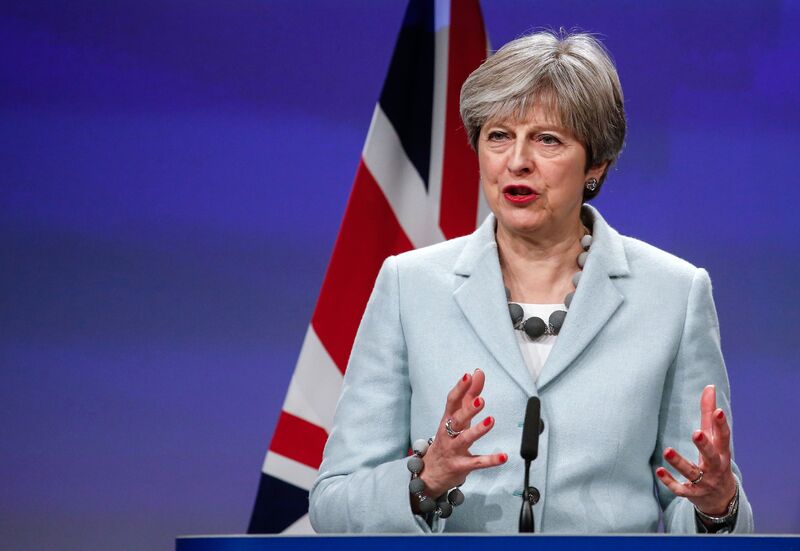 May plans UK cabinet shakeup (bloomberg.com)