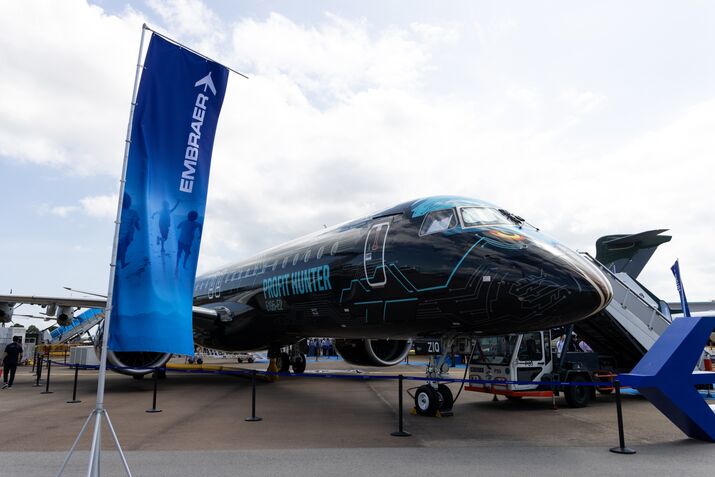 Aircraft Displays At Singapore Airshow