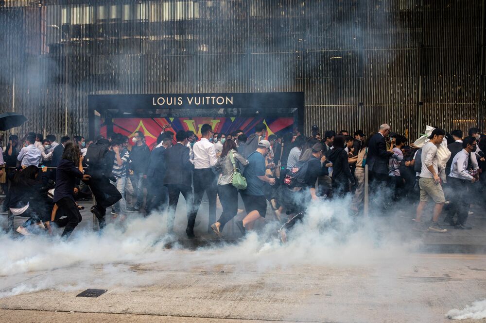 Hong Kong Protester Shot by Police in Morning Commute Chaos