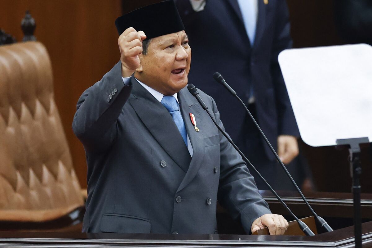 Prabowo’s Populist Budget Raises Doubts Over Revenue Goals