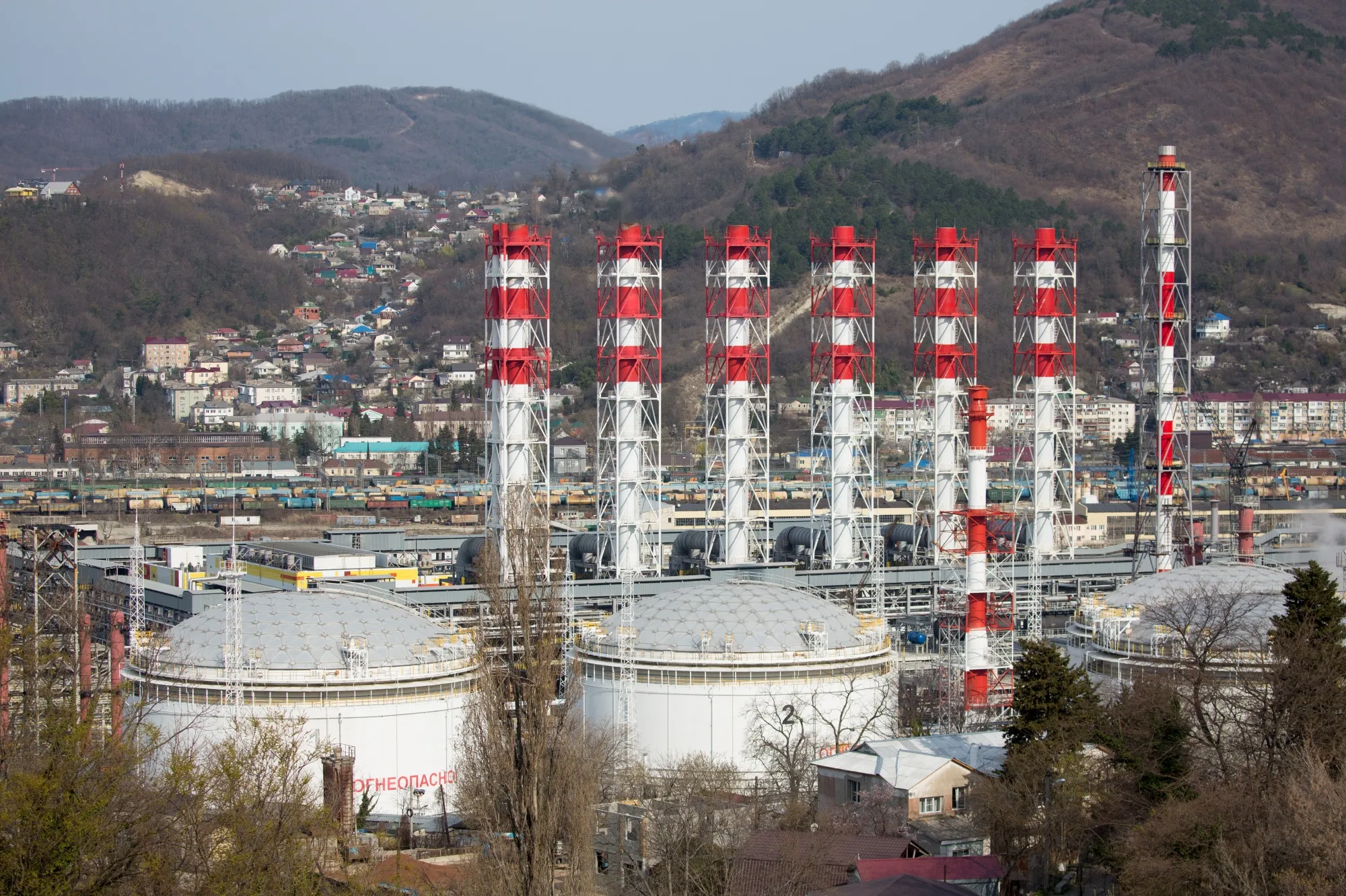 The RN-Tuapsinsky refinery, operated by Rosneft Oil Co., stands in Tuapse, Russia.