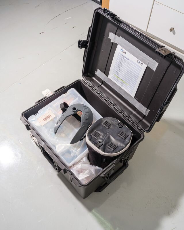 A kit used by Alcor responders.