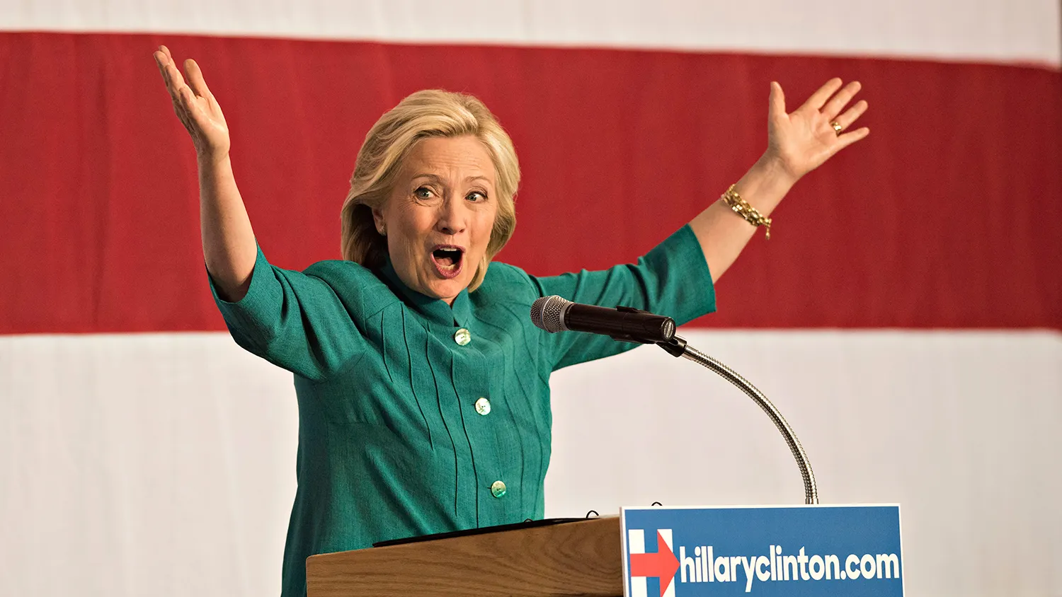 Hillary Clinton, former U.S. secretary of state and democratic candidate for U.S. president, speaks during an Iowa launch event in Des Moines, Iowa, U.S., on Sunday, June 14, 2015.

