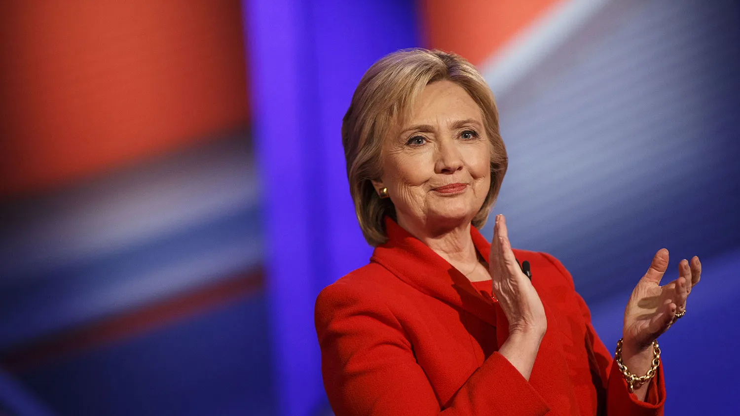 Hillary Clinton applauds during a CNN town hall event in Des Moines, Iowa, on Jan. 25, 2016.
