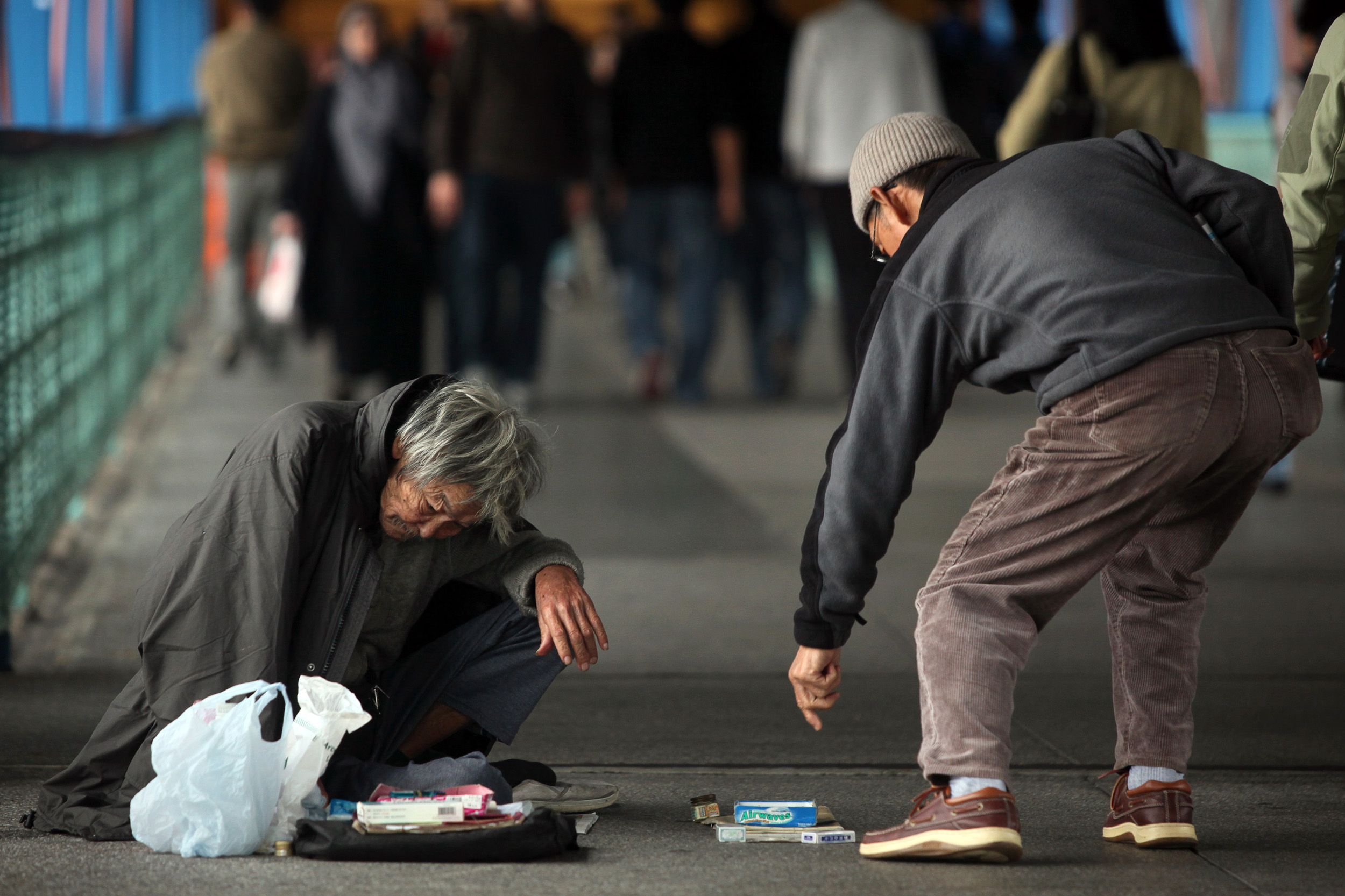 Hong Kong Poverty Line Shows Wealth Gap With One in Five Poor Bloomberg