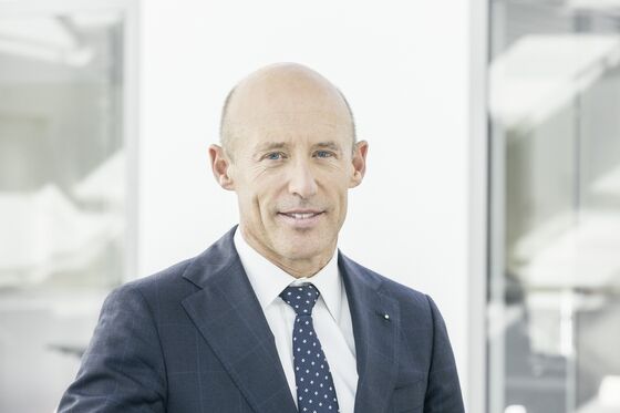 Swiss Raiffeisen CEO Resigns as Criminal Probe Rattles Bank