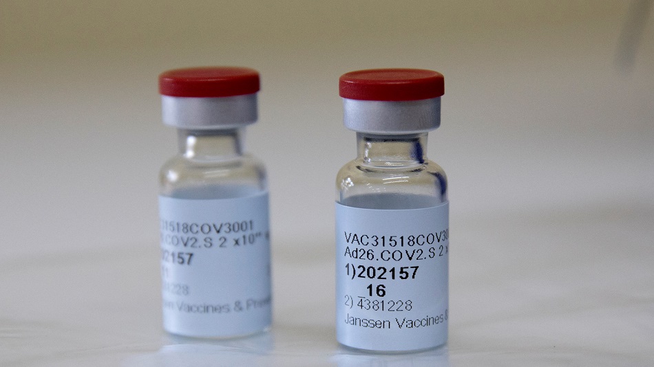 J J Vaccine Reaffirmed For Use Cdc Panel Bloomberg