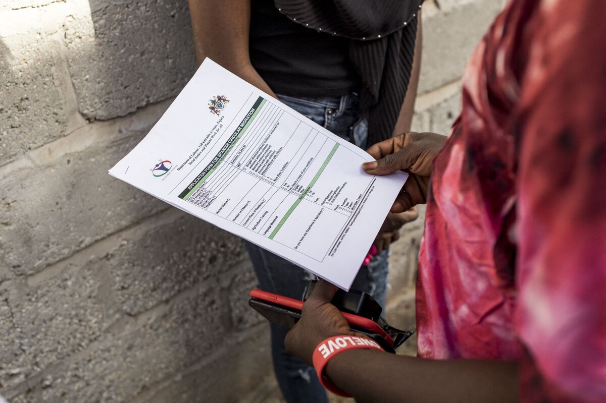 Spain’s Model Migration Deal at Risk as Dozens of Gambians Flee
