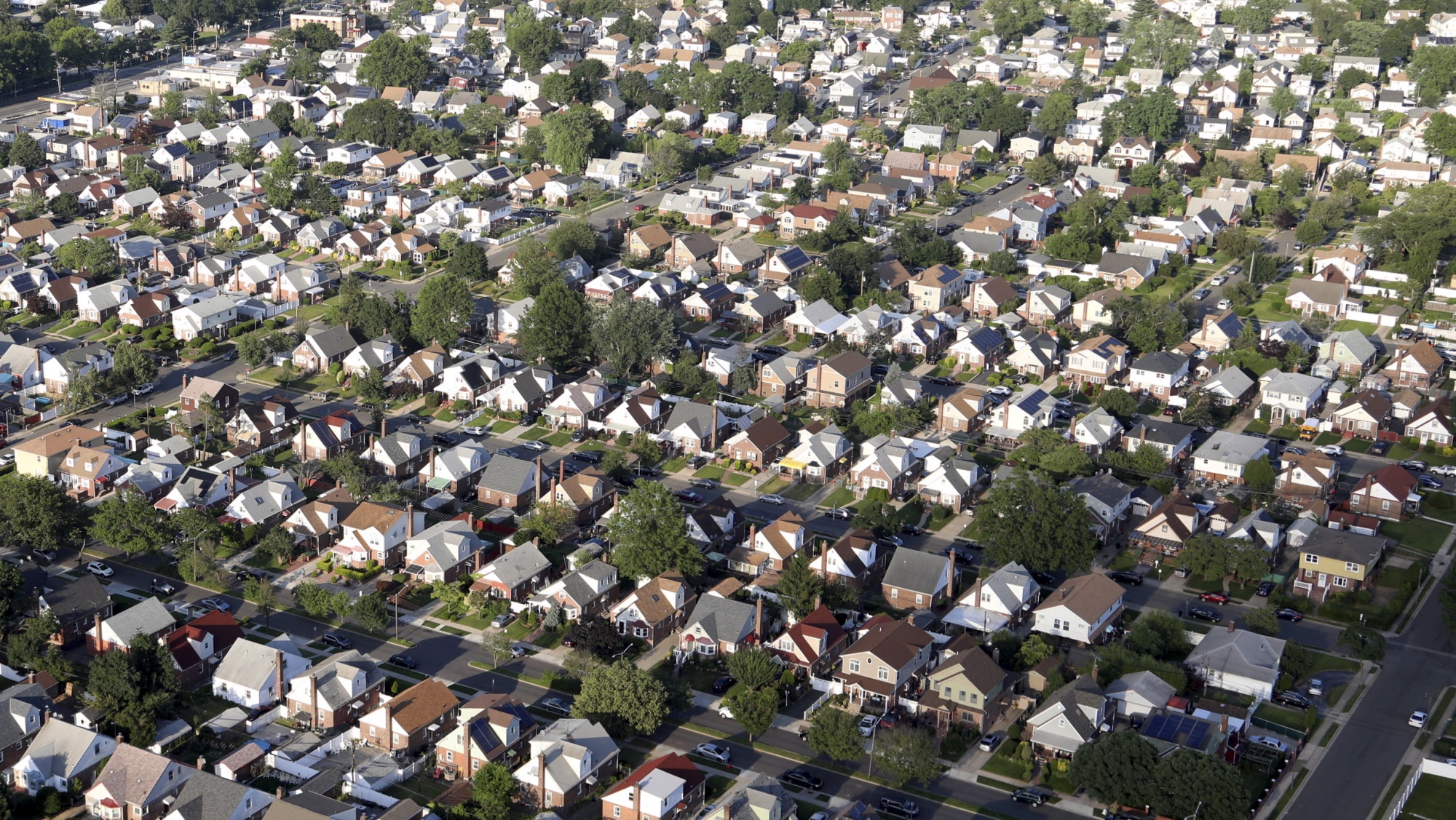 to-save-the-suburbs-let-more-people-live-there-bloomberg