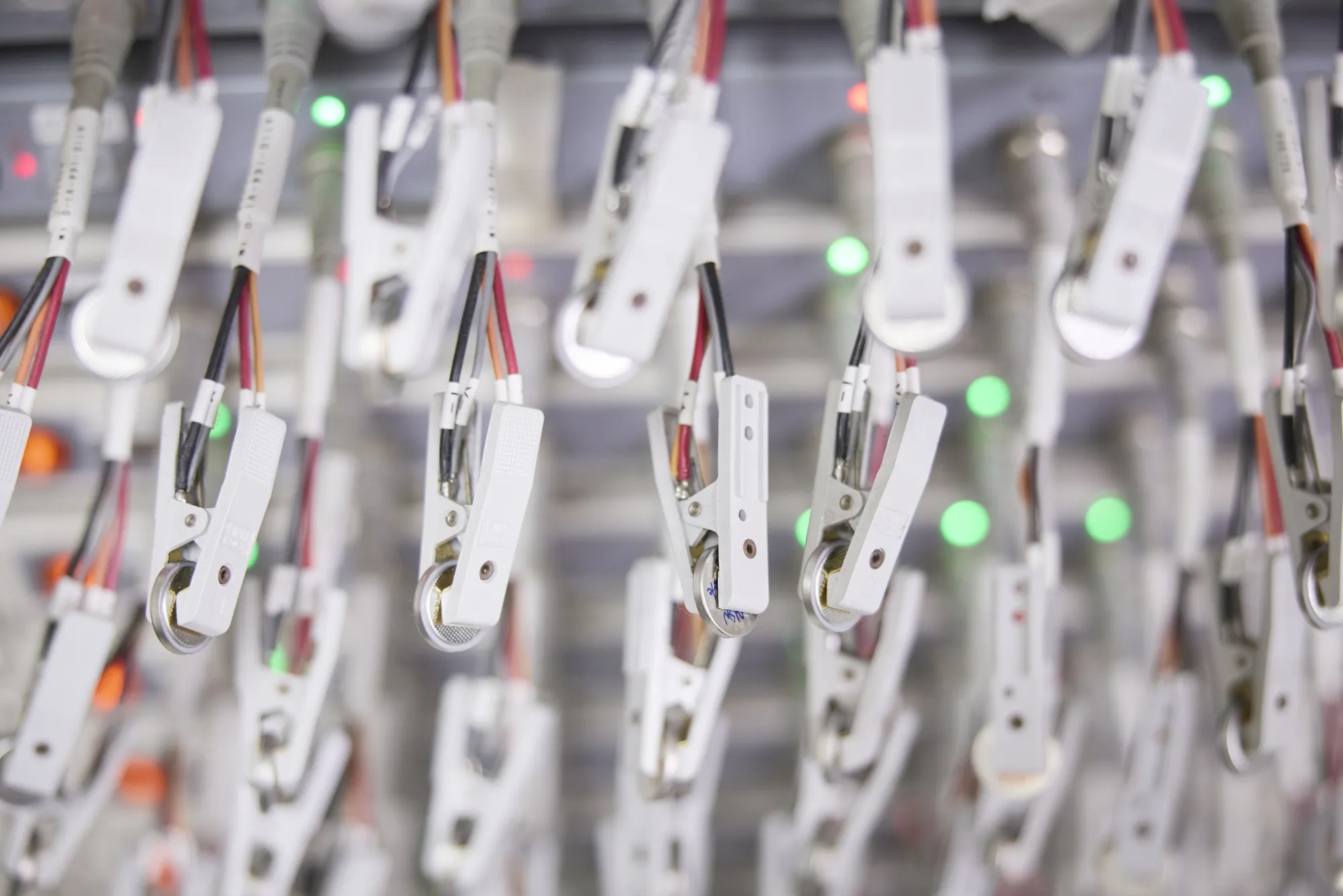 To reduce batteries’ reliance on graphite, researchers at the University of New South Wales in Sydney have created a new anode material by coupling food acids with metal particles such as iron. They've succeeded with a coin-sized battery prototype.