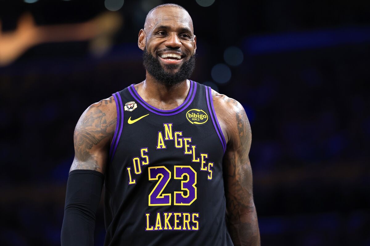bloomberg.com - Weihua Li - LeBron James Borrowed $300 Million From Insurers Arranged by Guggenheim