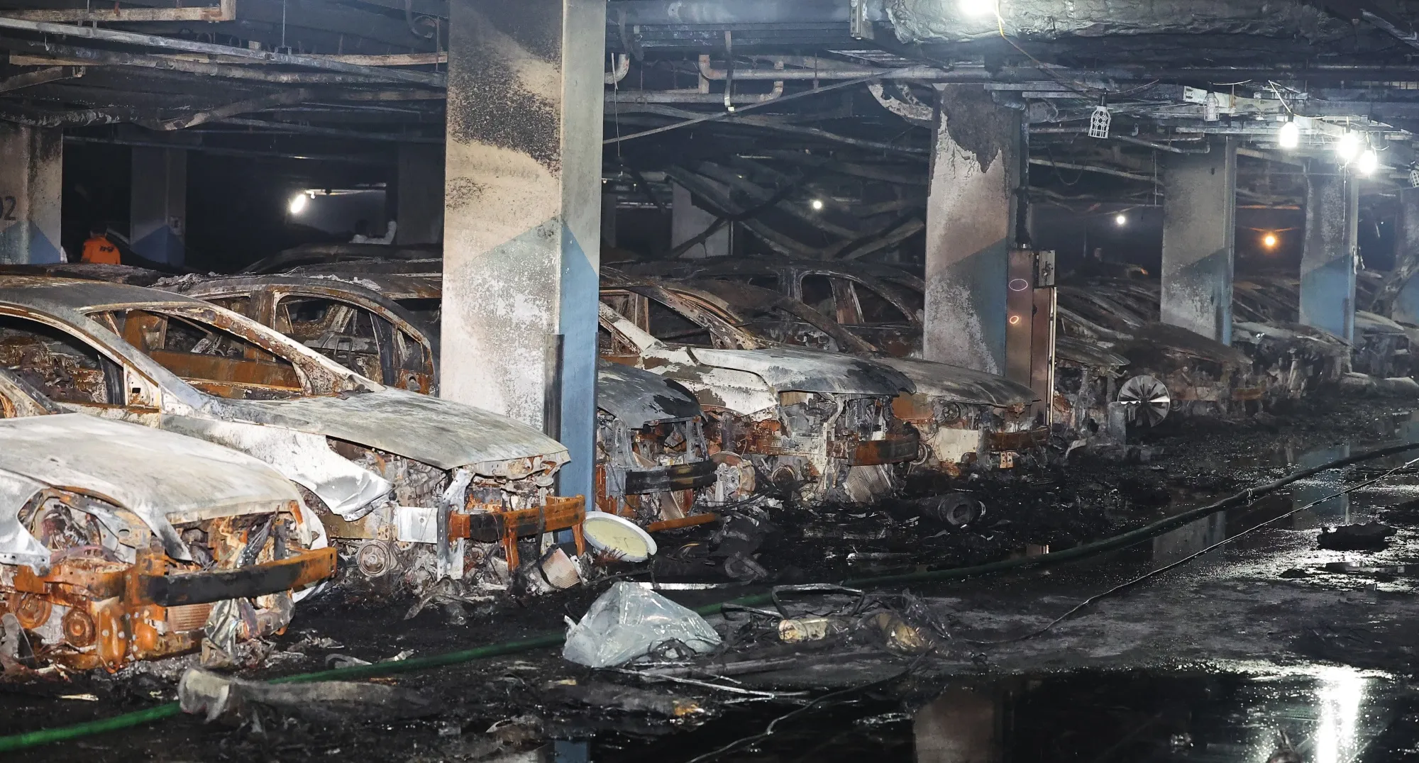 Burned-down vehicles after the fire in Incheon.