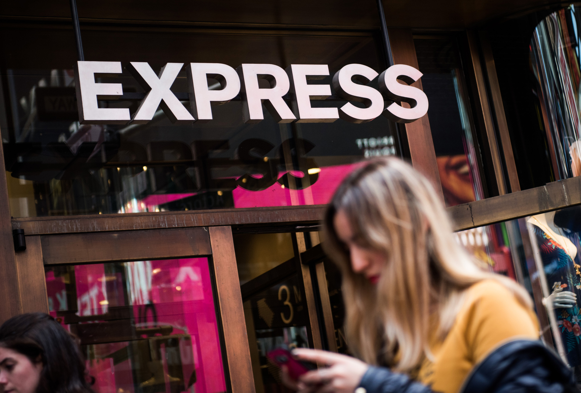 Express Risks Liquidation If Bankrupt Retailer Can t Reach Buyout Deal Express Risks Liquidation If Bankrupt Retailer Can t Reach Buyout Deal