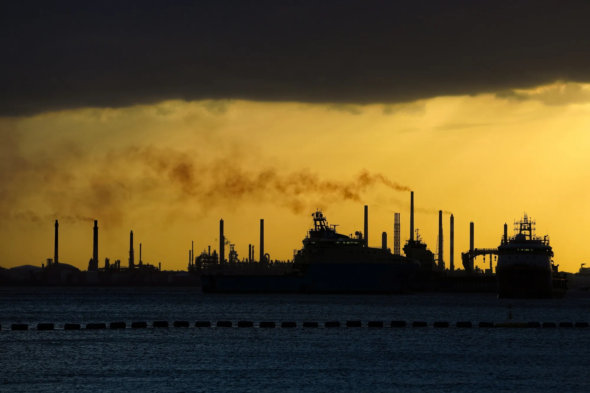 Oil stockpiles are set to rise again