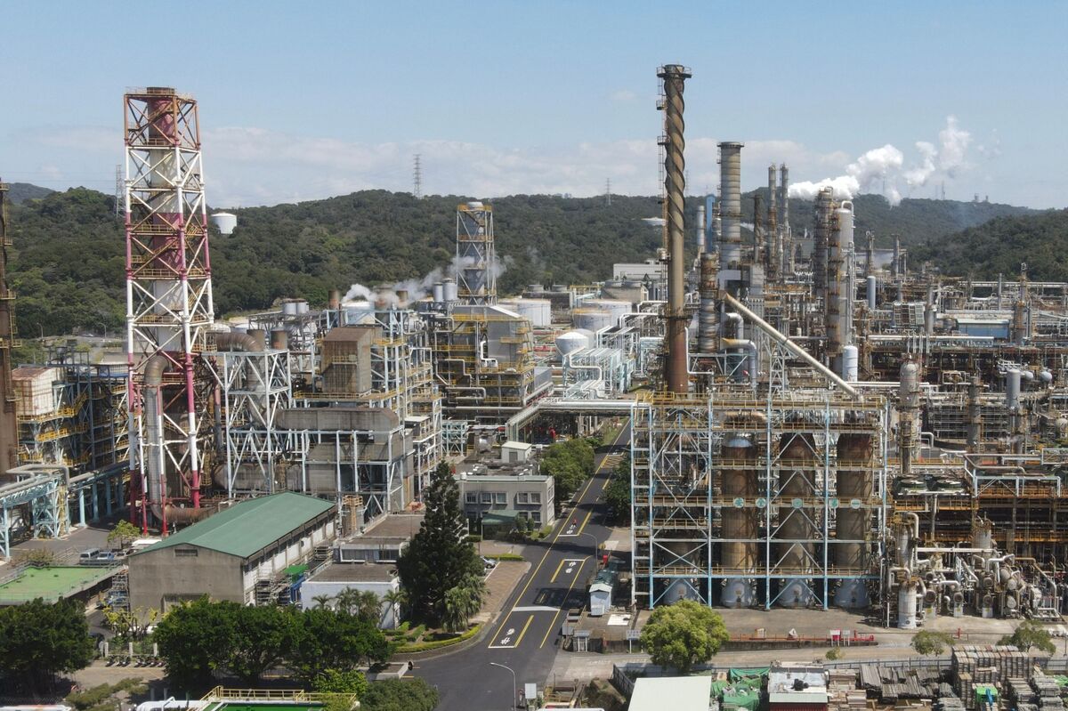 Taiwan to Cap Oil-Price Rises and Doesn’t See Power Shortages.