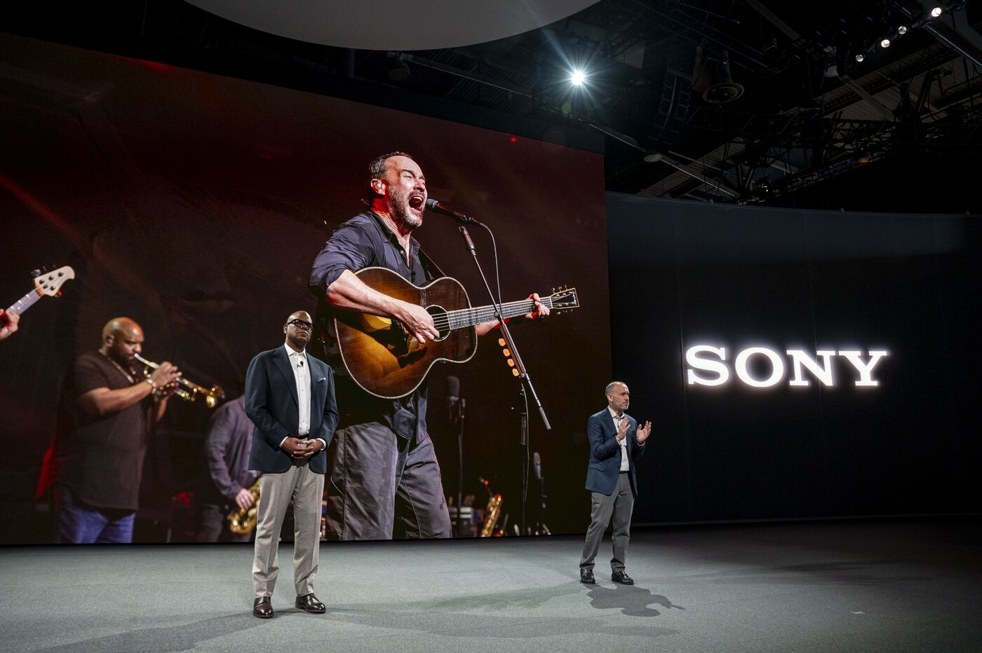 Sony Music ส่งจดหมายเตือนบริษัทที่ใช้ข้อมูลเพื่อฝึกให้ AI 2 Sony Music ส่งจดหมายเตือนบริษัทที่ใช้ข้อมูลเพื่อฝึกให้ AI