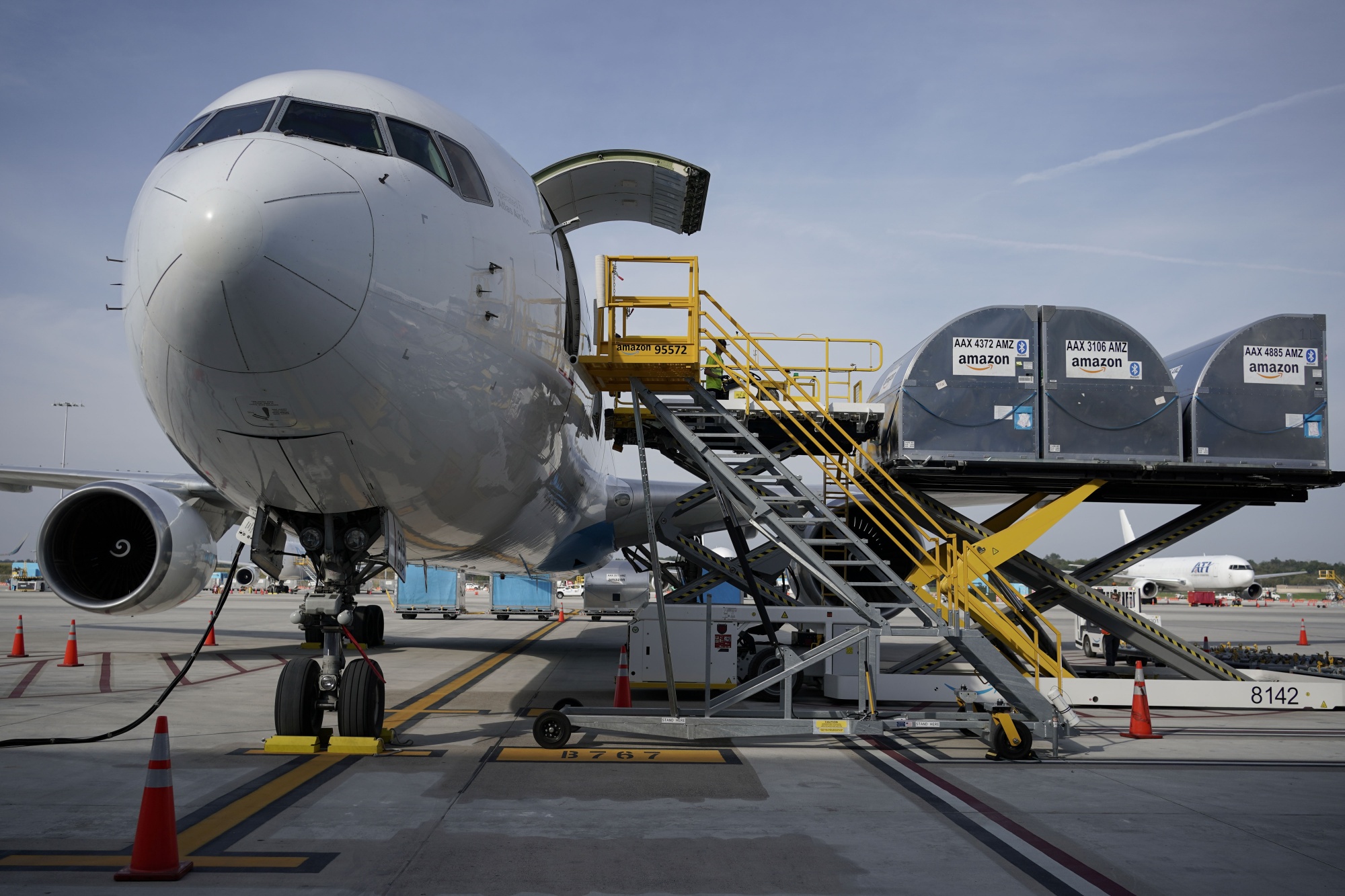 air cargo plane