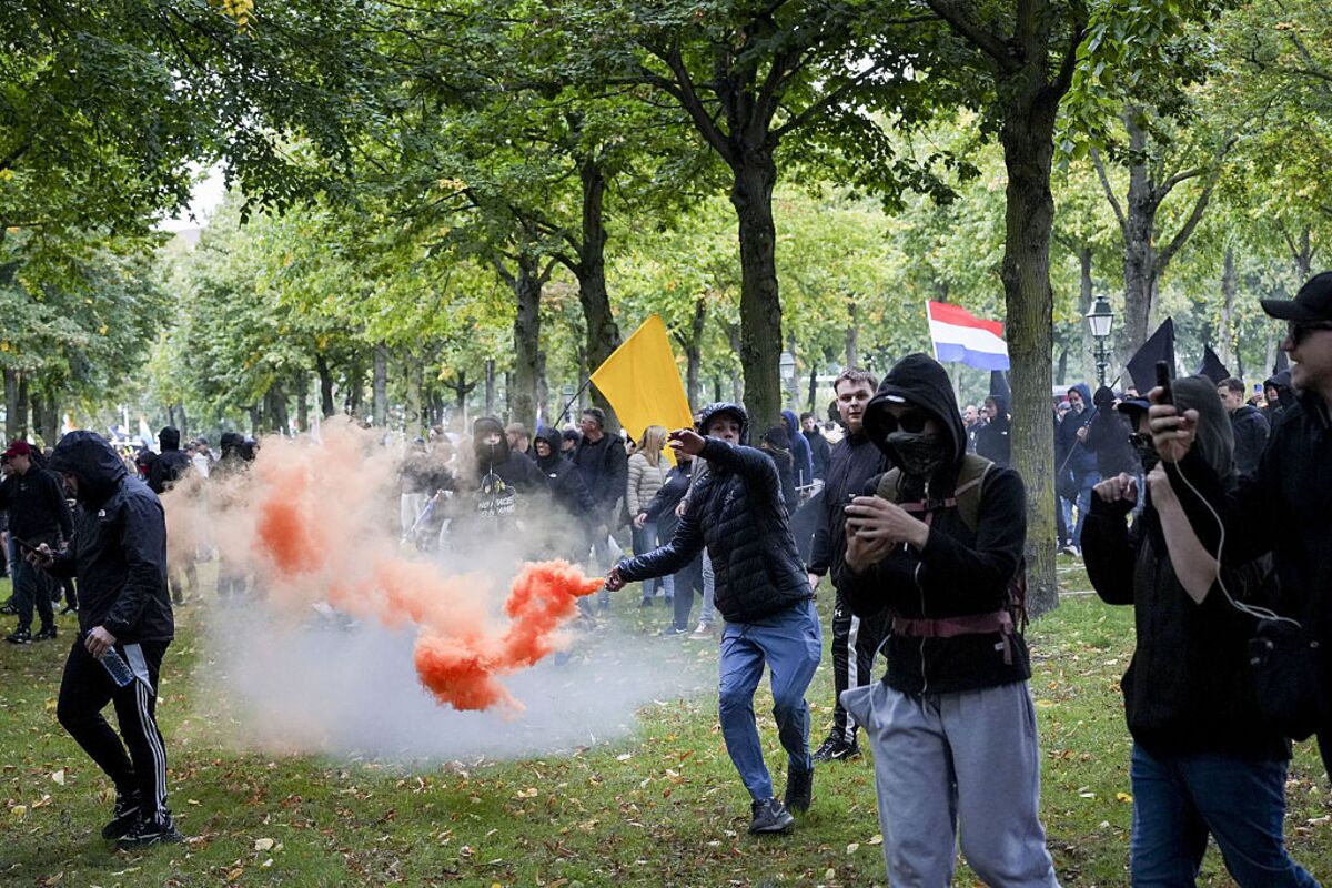 Dutch Police Break Up Violent Far-Right Protest in The Hague