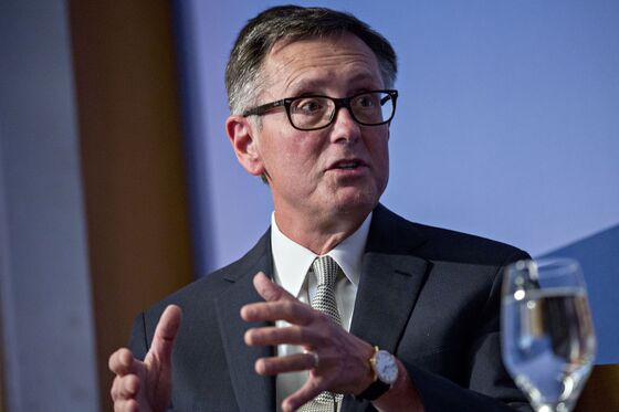 Fed’s Richard Clarida Questions Whether Market Really Expects a Cut