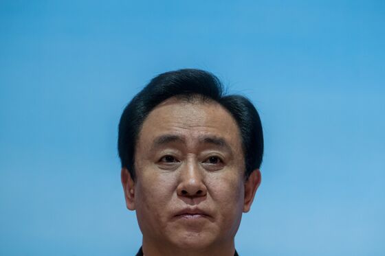 Musk's Latest Challenger Is a Politically Savvy Chinese Tycoon