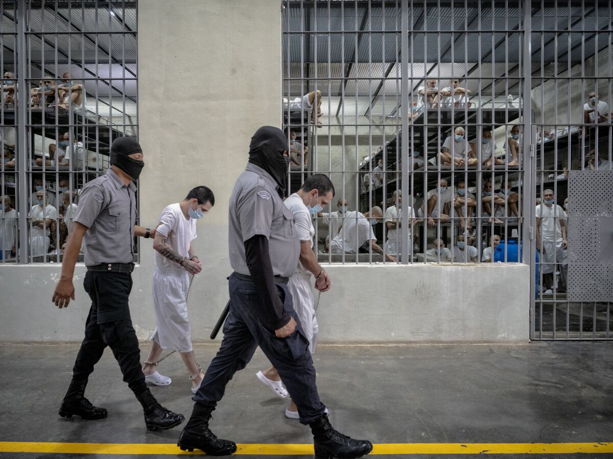 Trump Seeks to Send Venezuelan Gang Members to El Salvador Jails