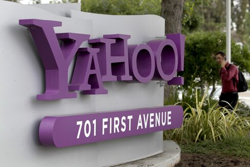 Yahoo Said to Work With Goldman Fend Off Takeover Approaches