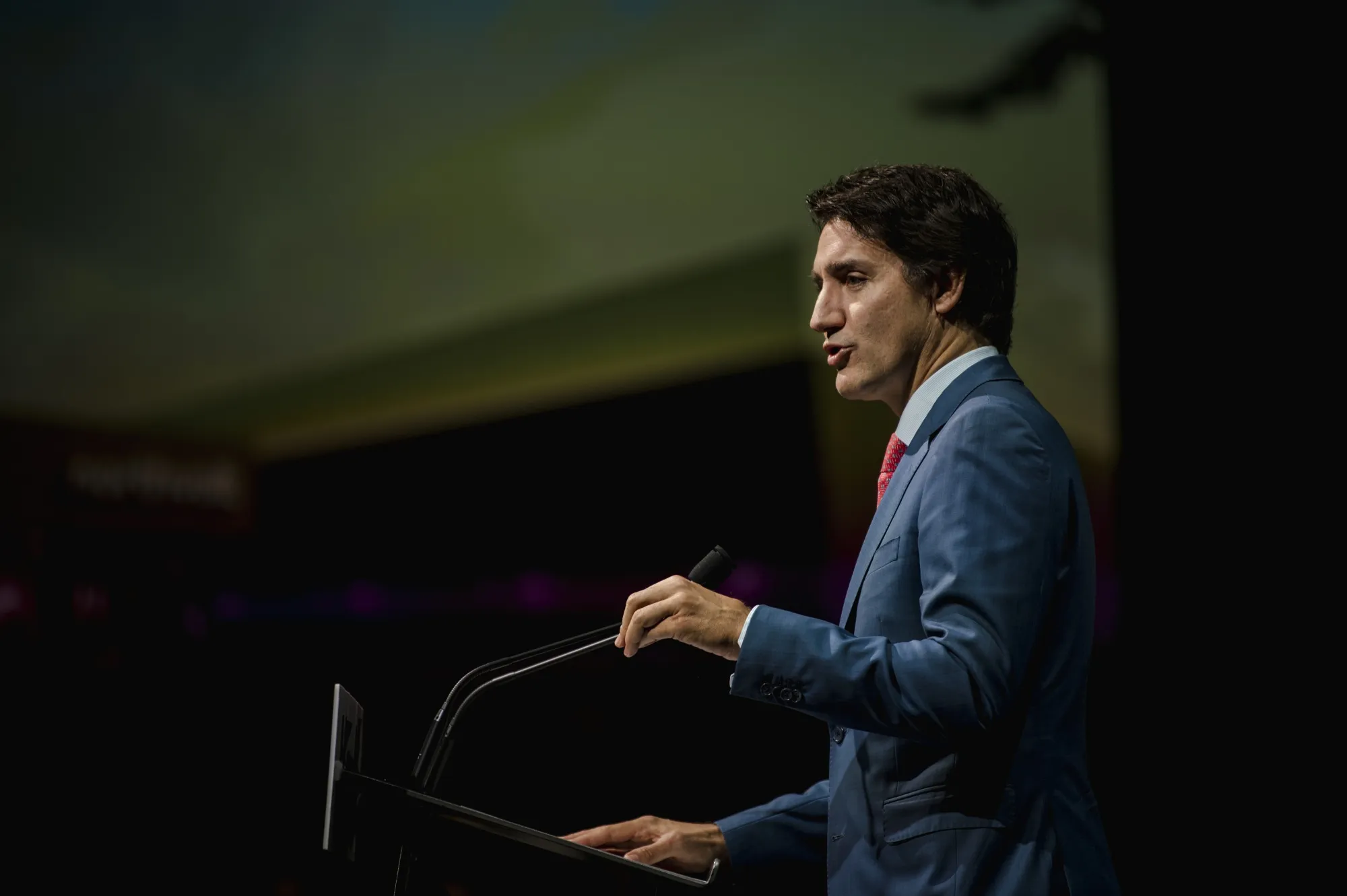 Trudeau Running Trudeau to Run Deeper Deficits as Canada Tackles Housing Crunch - Bloomberg