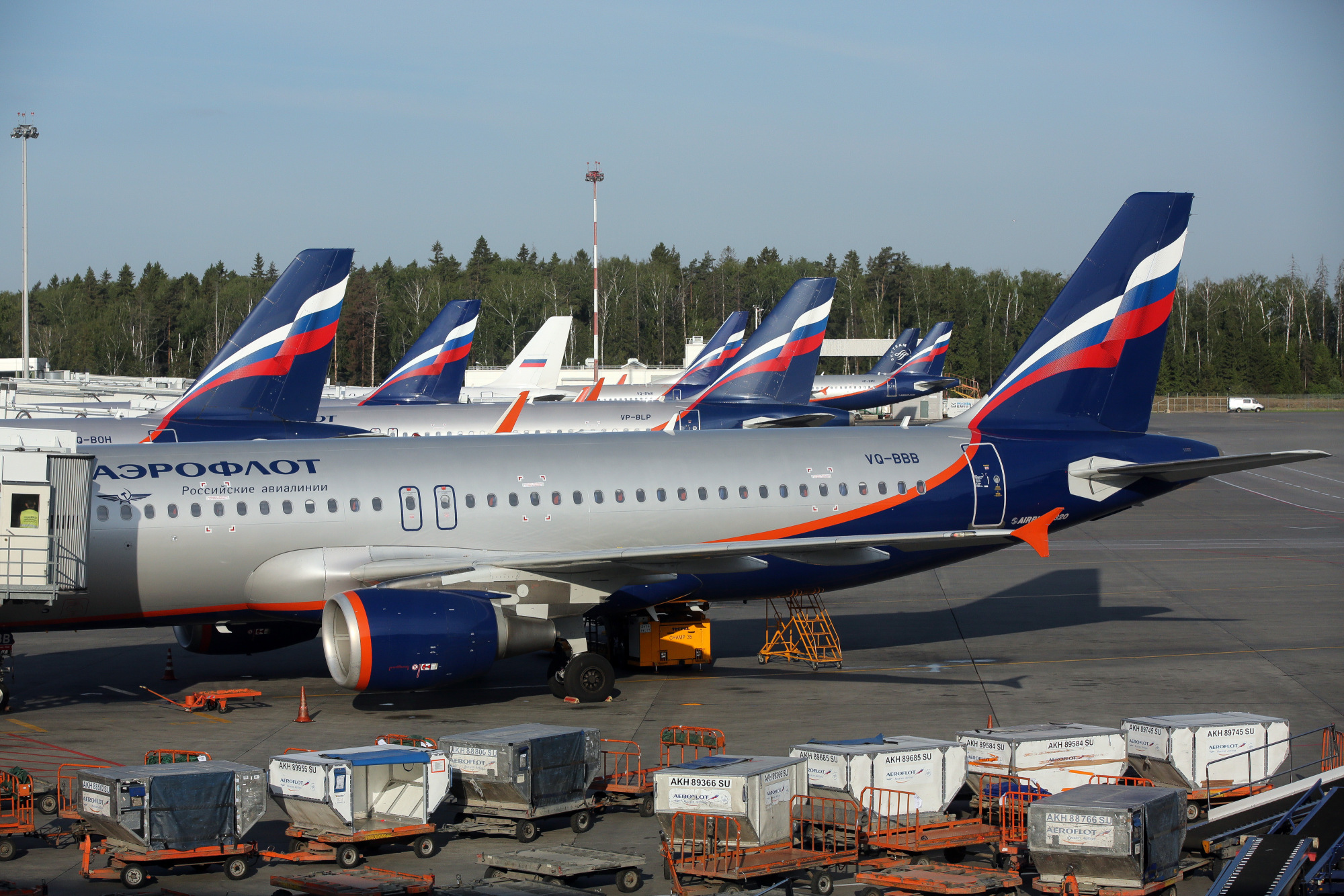 An Aeroflot-Russian International Airlines Airbus A320-214(WL) stands for pre-flight preparations at the passenger terminal at Sheremetyevo airport in Moscow, Russia, on Tuesday, May 31, 2016. President Vladimir Putin has amassed forces, including short-range ballistic missiles and anti-ship, air-defense, and electronic weaponry, in the Kaliningrad enclave that cuts into Poland's Baltic Sea coast, Lt. General Ben Hodges, the commander of U.S. Army forces in Europe, said in December.