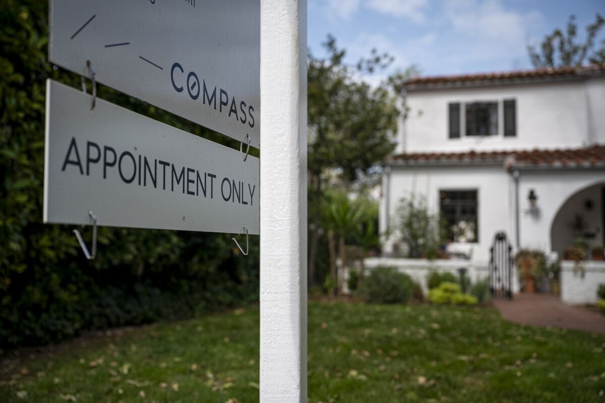 Akcie realitní firmy Compass vzrostly o 15 procent. Důvodem jsou úspory ze spojení s konkurentem