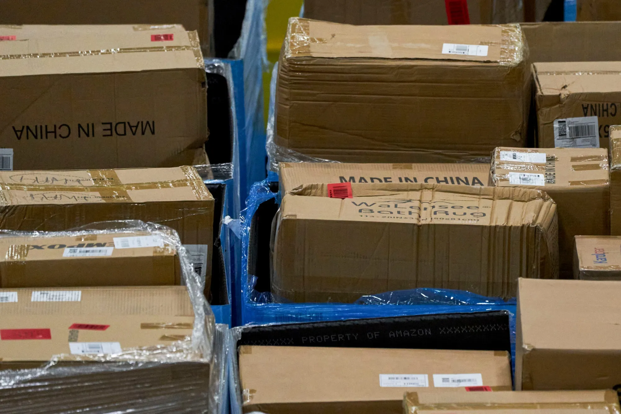 Packages coming into the US have&nbsp;qualified&nbsp;for the exemption if they have a retail value of $800 or less.&nbsp;