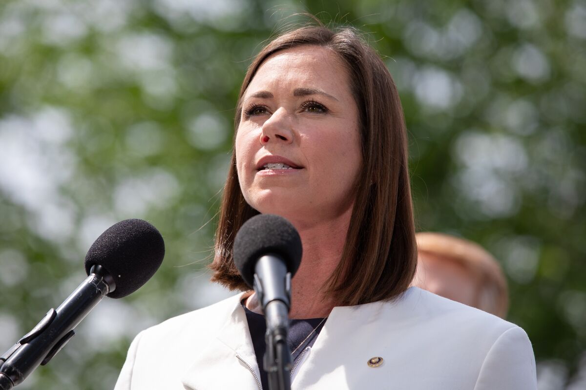 Katie Britt Used Decades-Old Example to Attack Biden Policies - Bloomberg