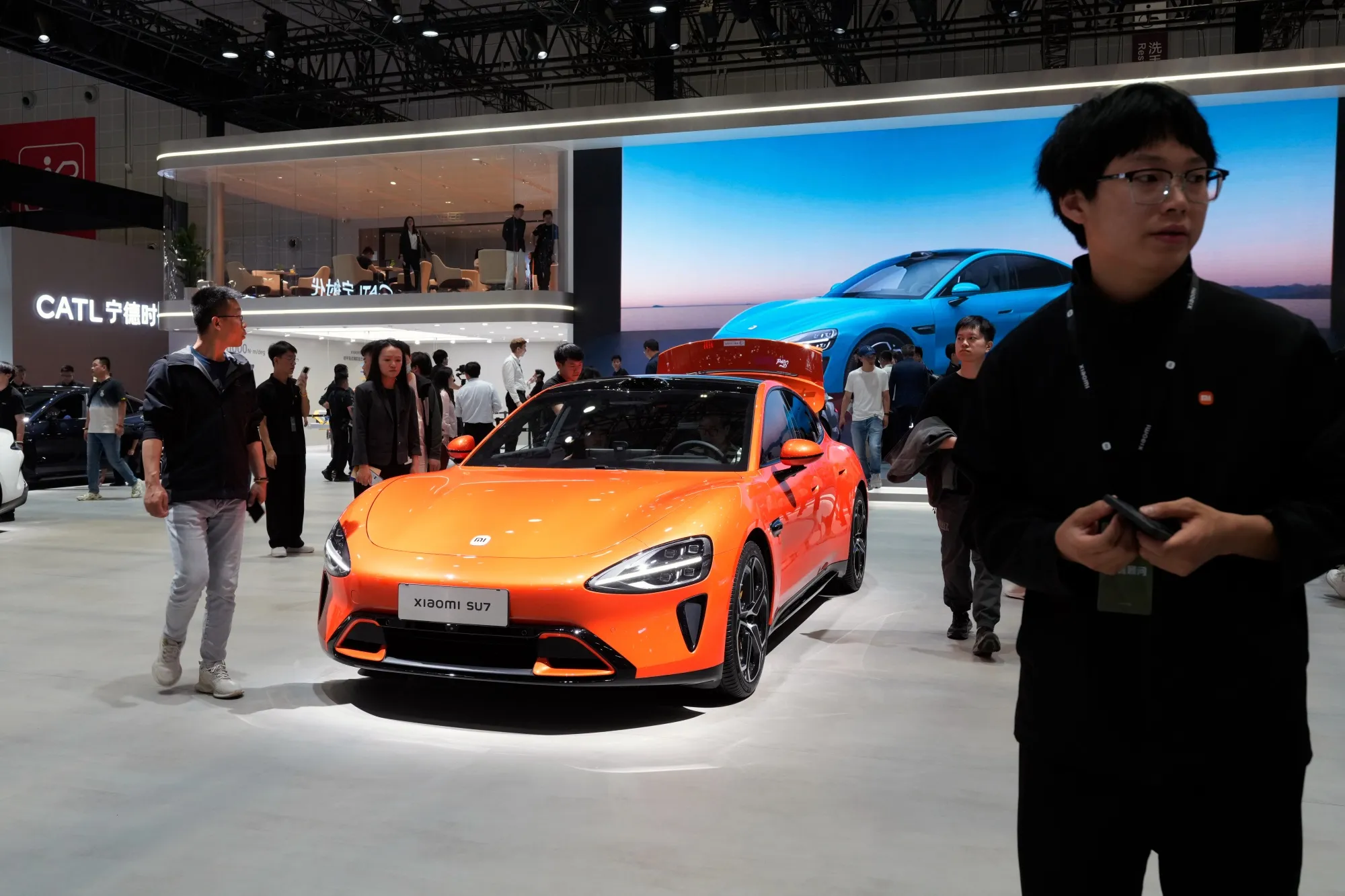 Xiaomi SU7 interior with large infotainment screen
