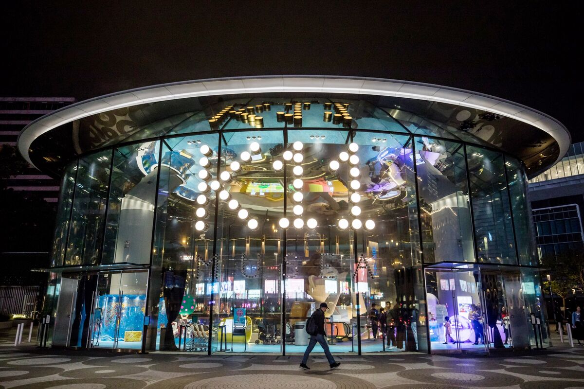 assets.bwbx.io image