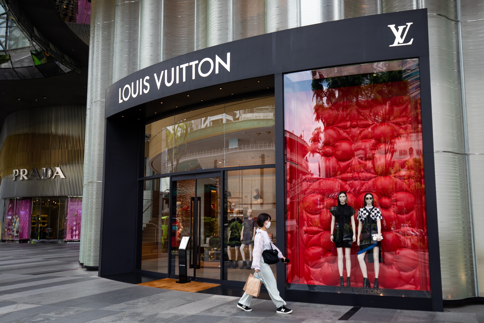 SINGAPORE -NOVEMBER 18: Louis Vuitton Store At ION Orchard