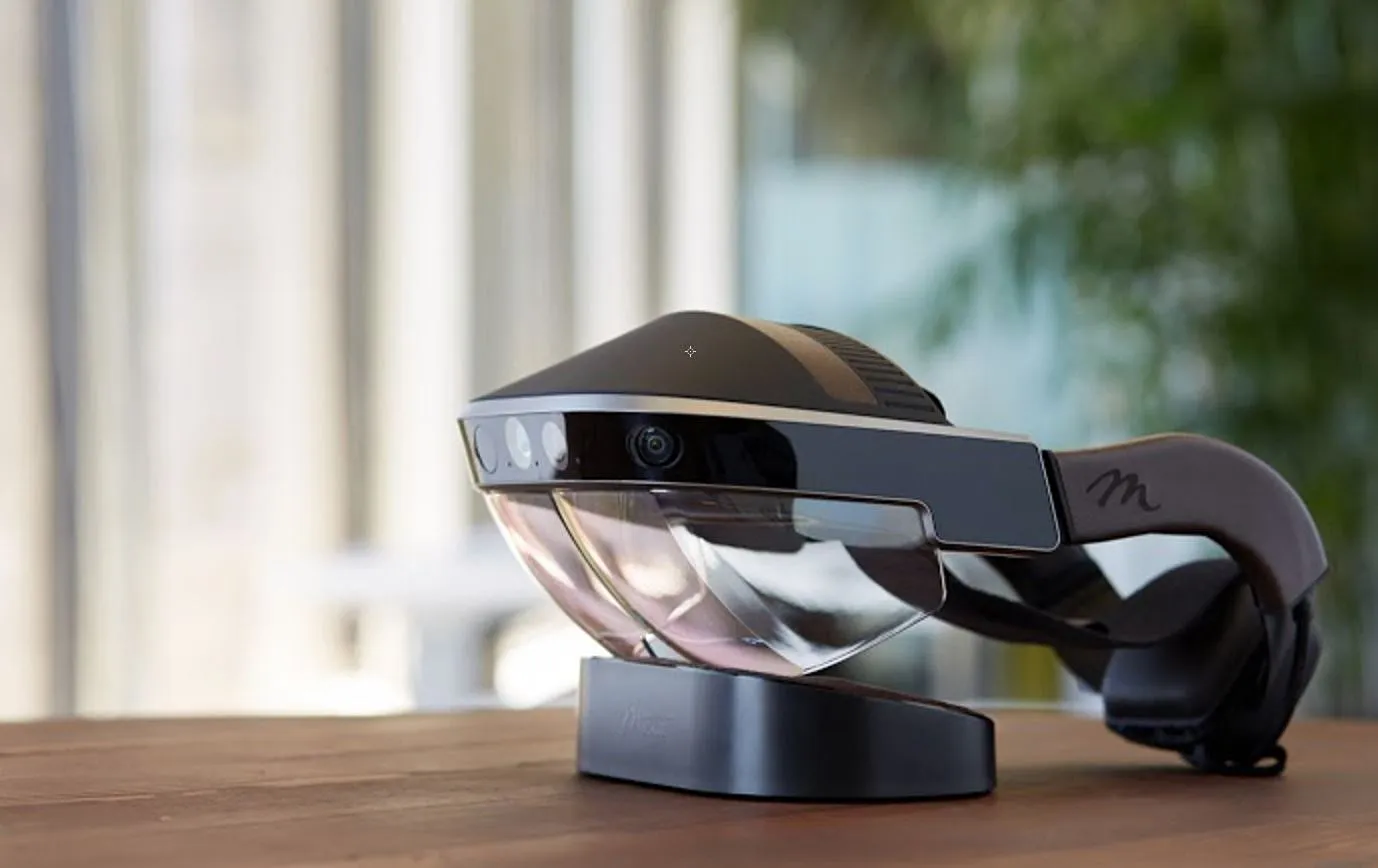 This Startup Wants to Replace Your Office With 3D Holograms - Bloomberg