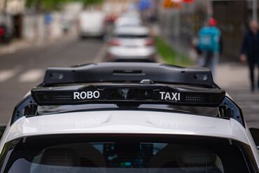 Verne Robotaxi Rear Sensor Suite
