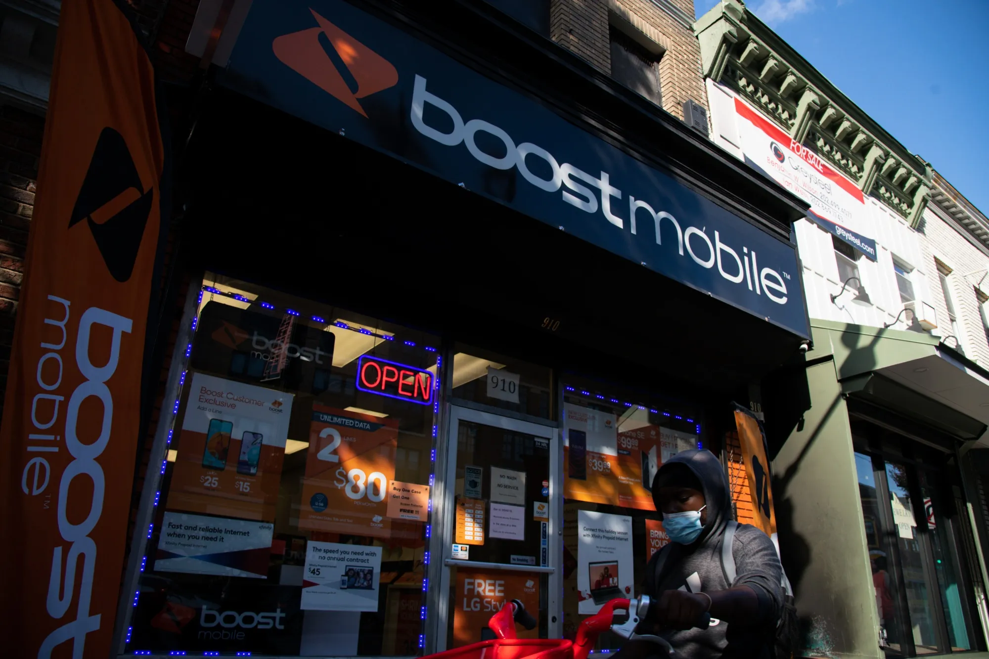A&nbsp;Boost Mobile store in Washington, D.C.