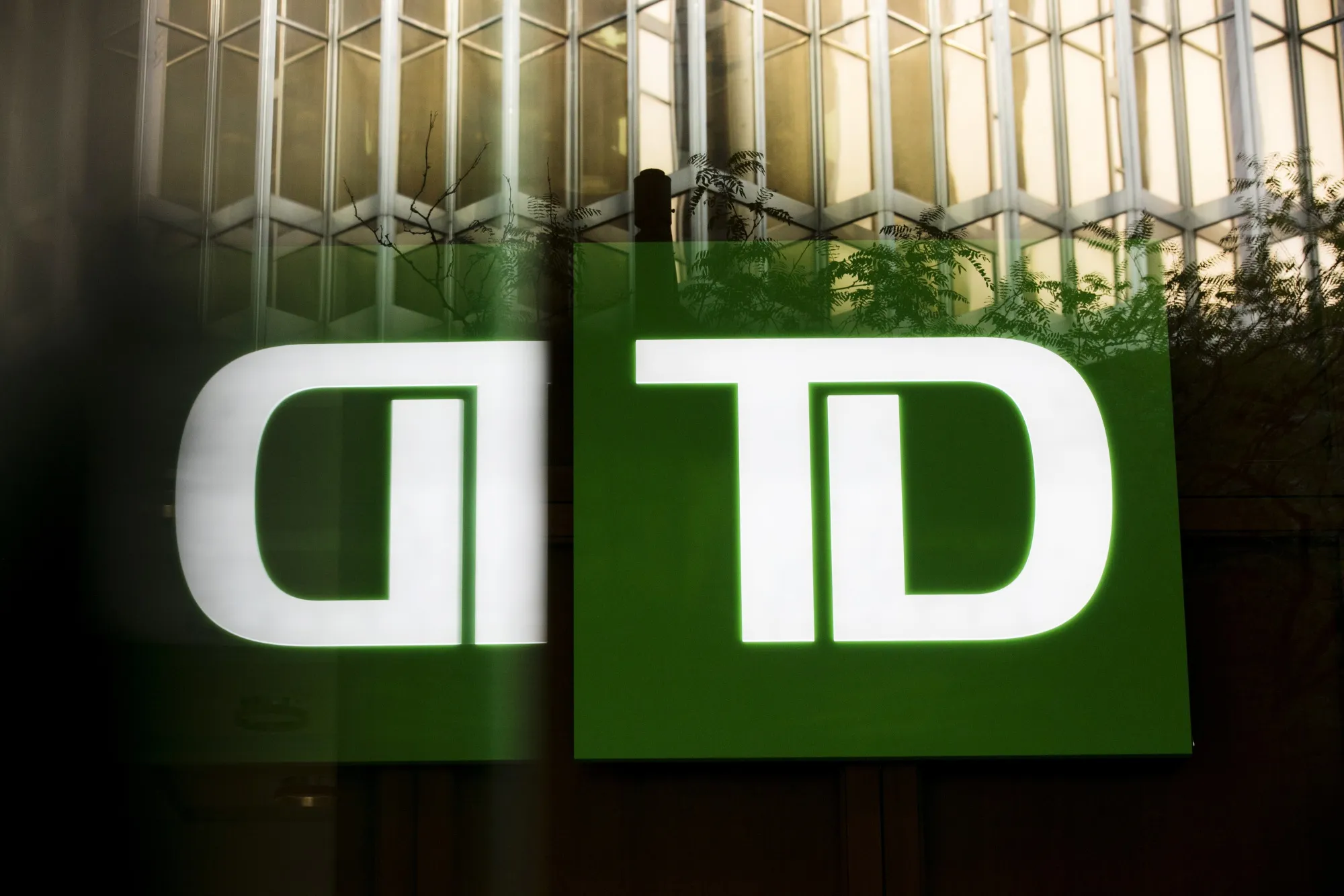 TD Expects Bigger Losses From Loans in Canada Than in the U.S. - Bloomberg, image size:2000x1334