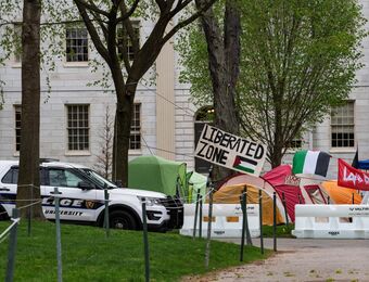 relates to Harvard Protesters Clear Encampment as Israel Divestment Demands Fail