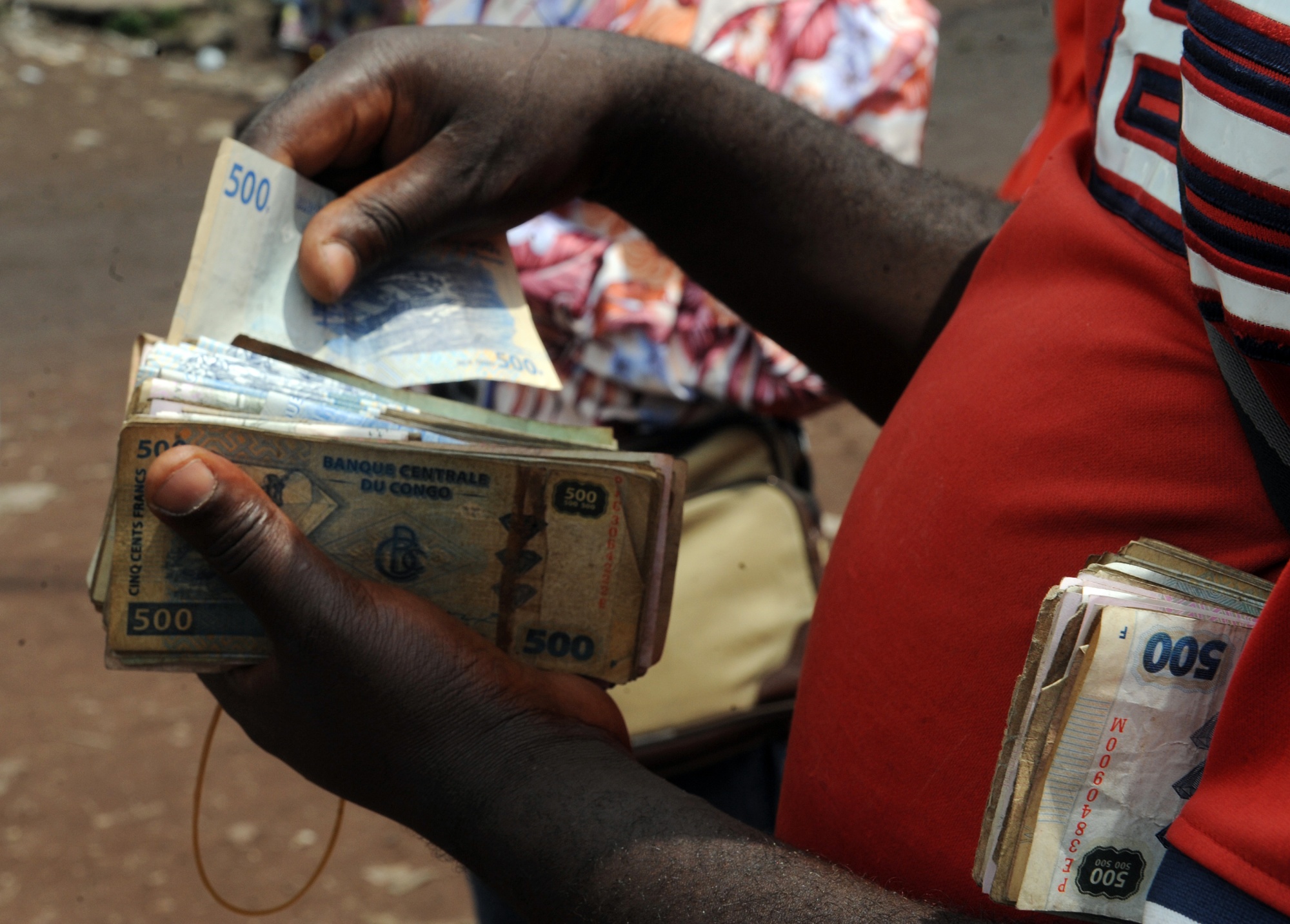 Congo Vows to Halt Franc’s Decline Against Dollar (USD CDF) Bloomberg