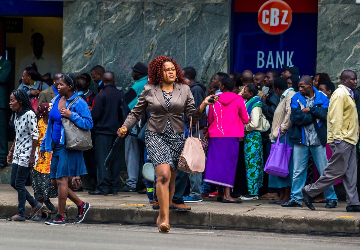 Zimbabweans Get a New Experience With Cash in ATMs - Bloomberg