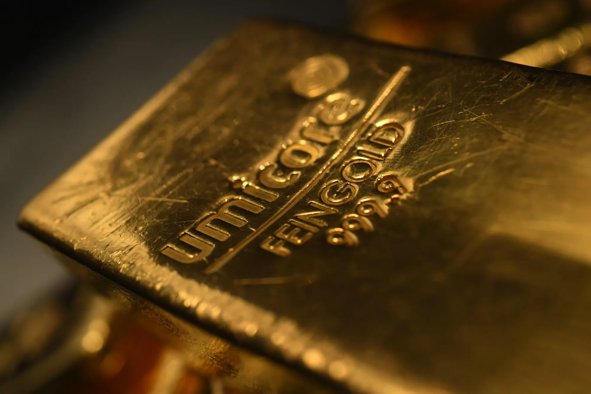 ドルの基軸通貨としての地位にリスク、金上昇が証明－ゴールドマン - Bloomberg