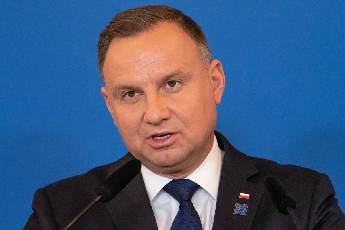 Polish President Duda Appeals for Calm in Tensions With Ukraine - Bloomberg