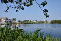 relates to Rich New Jersey Shore Enclave Says No to Climate-Change Rail Project