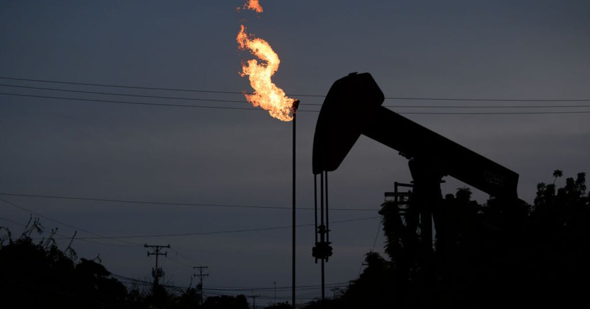 bloomberg.com - Oil Falls as US Deepens Involvement in Venezuelan Oil Industry