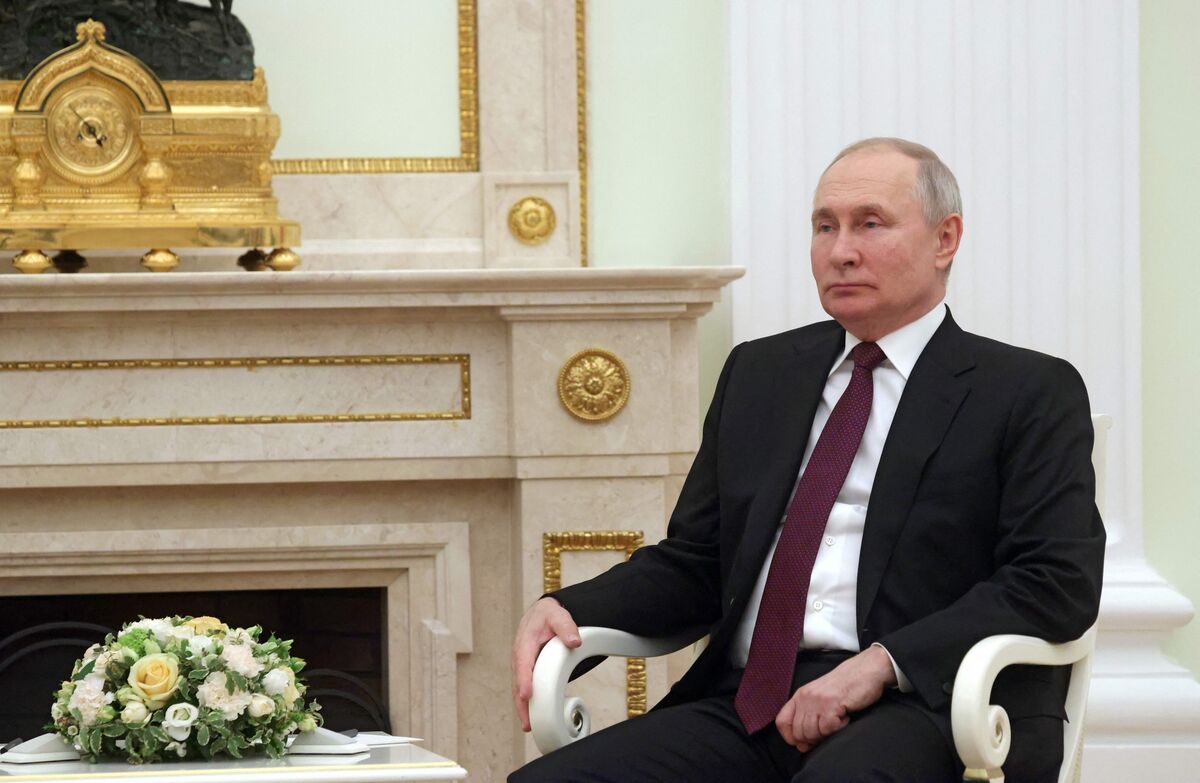 Finally, a Serious Offer to Take Putin Off Russia’s Hands